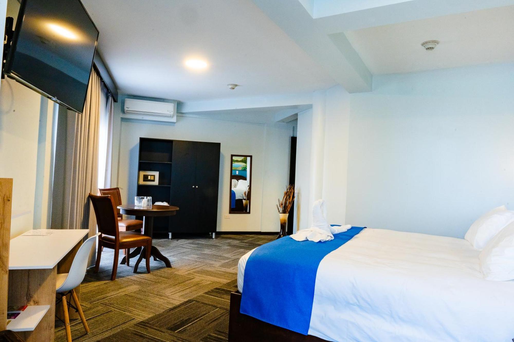 Hotel Luckys San Isidro De El General Ngoại thất bức ảnh